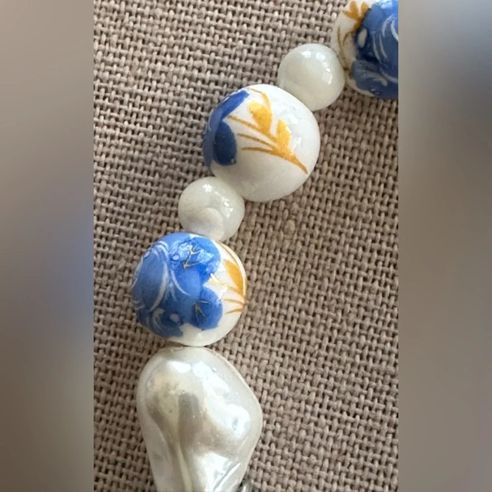 22 inch Porcelain and Pearls bead necklace NWOT - Picture 11 of 14
